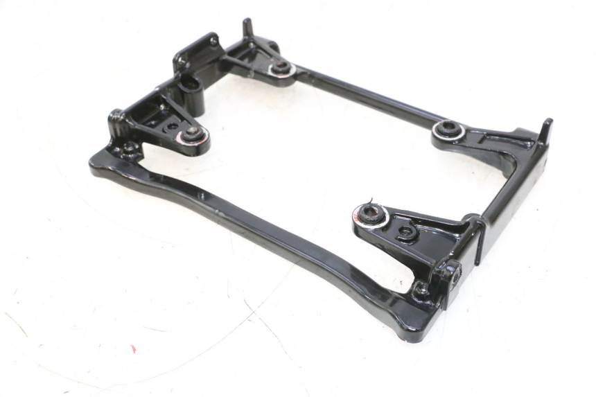 photo de REAR LOWER MIDDLE PANEL HONDA XRV AFRICA TWIN 750 (1990 - 1992) - Technical close-up