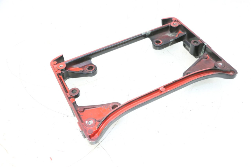 photo de REAR LOWER MIDDLE PANEL HONDA XRV AFRICA TWIN 750 (1990 - 1992) - Fixing points details
