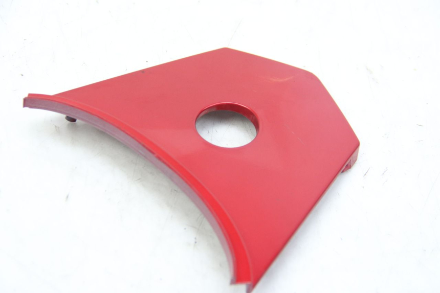 photo de REAR FAIRING JUNCTION SYM JET 4 4T 50 (2018 - 2021) - Zoom on usage condition