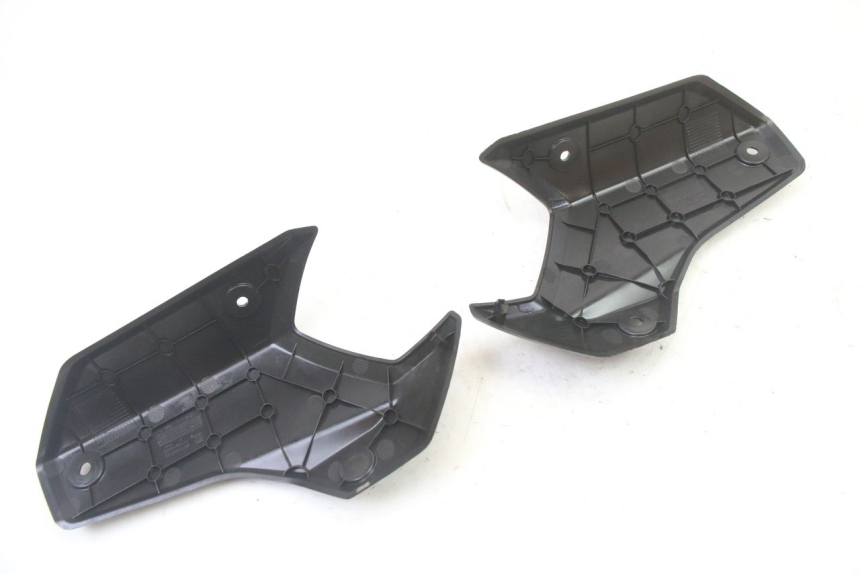 photo de REAR FAIRING JUNCTION PEUGEOT KISBEE 4T 50 (2018 - 2022) - Technical close-up