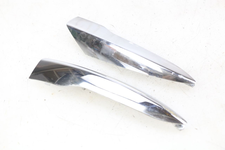 photo de REAR FAIRING JUNCTION PIAGGIO LIBERTY IGET 4T 50 (2015 - 2020) - Alternative perspective