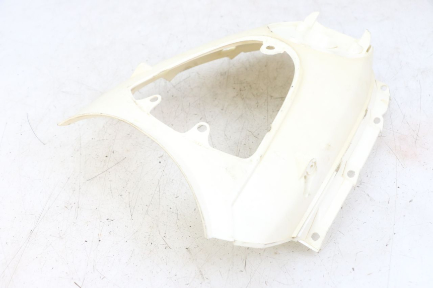 photo de REAR MIDDLE PANEL SYM MIO 50 (2011 - 2017) - Zoom on usage condition