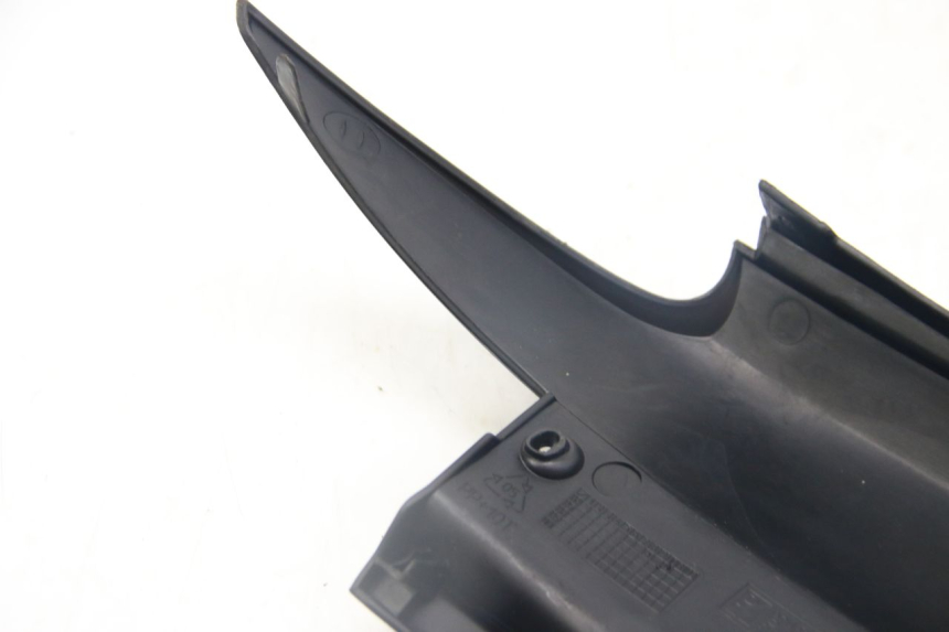 photo de REAR FAIRING JUNCTION PIAGGIO MP3 125 (2006 - 2014) - Surface and material condition