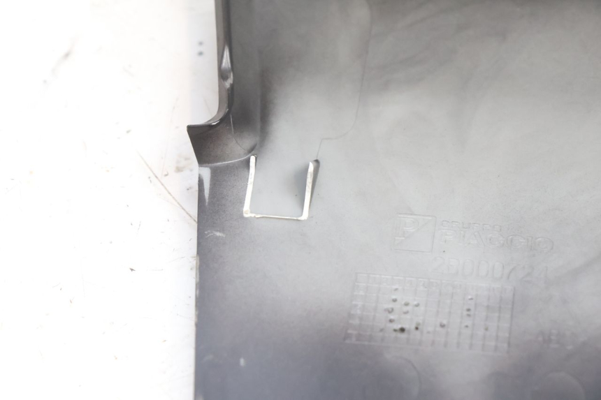 photo de REAR MIDDLE PANEL PIAGGIO MP3 500 (2016 - 2018) - Product overview