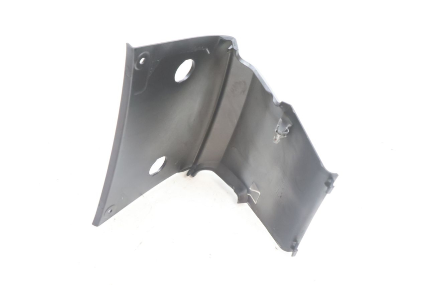 photo de REAR MIDDLE PANEL PIAGGIO MP3 500 (2016 - 2018) - Fixing points details