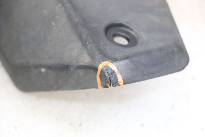 photo de REAR FAIRING JUNCTION PEUGEOT KISBEE 4T 50 (2018 - 2022) - Alternative perspective