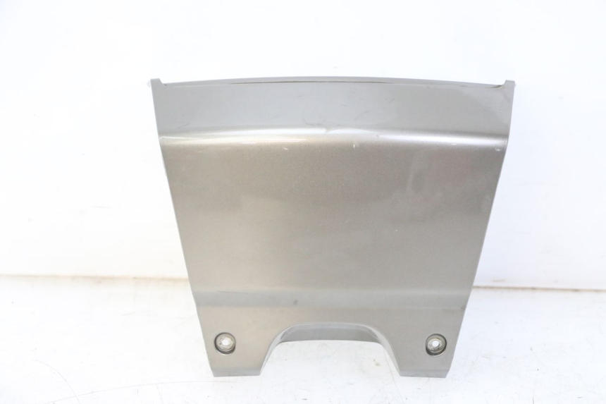 photo de REAR MIDDLE PANEL PEUGEOT SATELIS 125 (2013 - 2018) - Zoom on usage condition