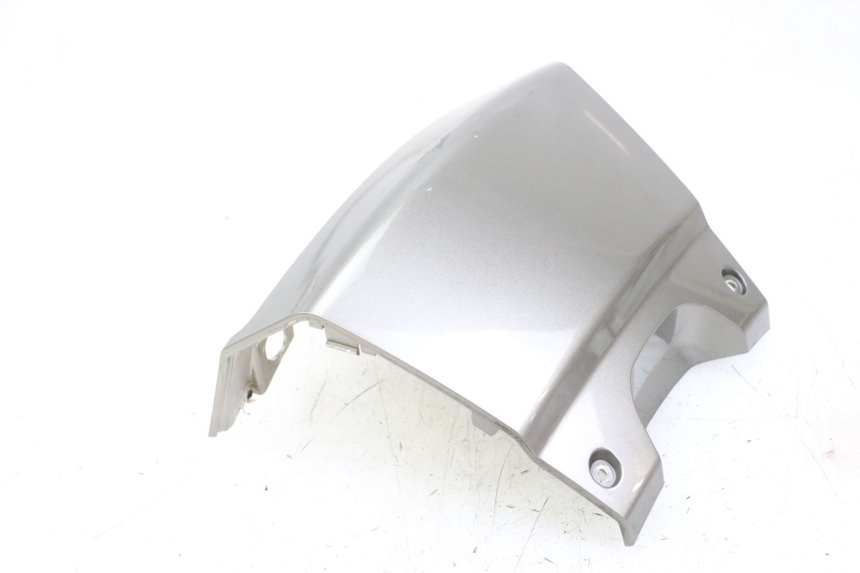 photo de REAR MIDDLE PANEL PEUGEOT SATELIS 125 (2013 - 2018) - Fixing points details