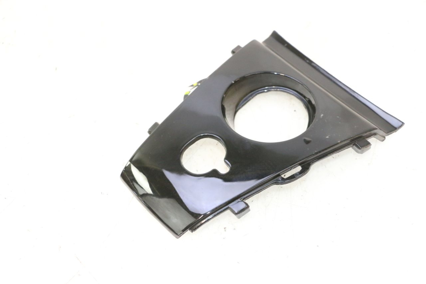 photo de REAR MIDDLE PANEL TNT MOTOR ROMA 12' 2T 50 (2007 - 2018) - Fixing points details