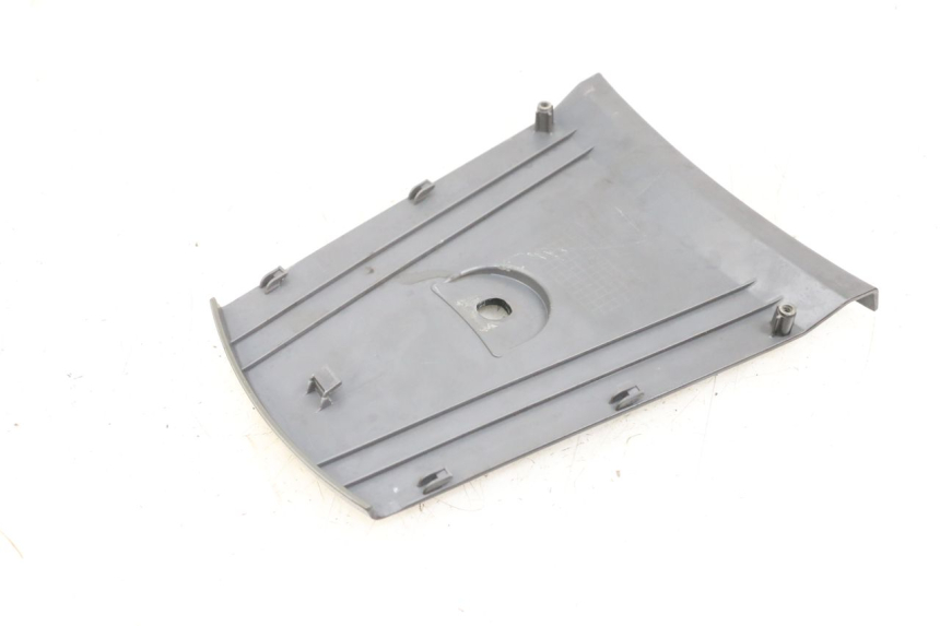 photo de REAR FAIRING JUNCTION DAELIM S3 125 (2010 - 2017) - Alternative perspective