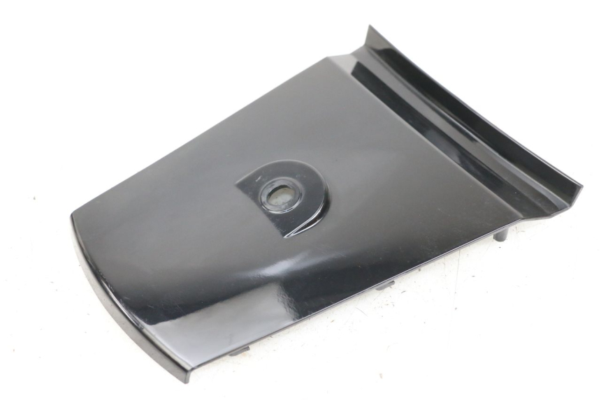 photo de REAR FAIRING JUNCTION DAELIM S3 125 (2010 - 2017) - Technical close-up