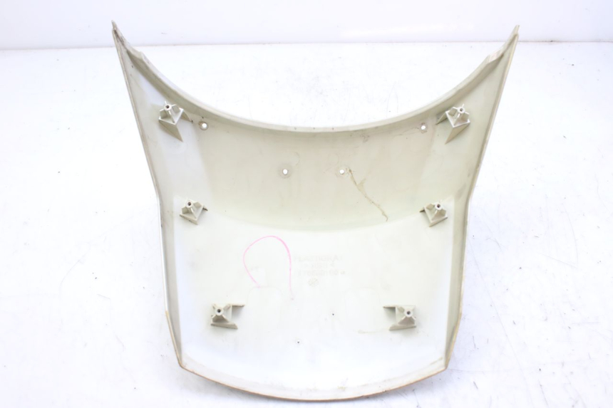 photo de REAR FAIRING JUNCTION PEUGEOT SATELIS 125 (2010 - 2012) - Zoom on usage condition