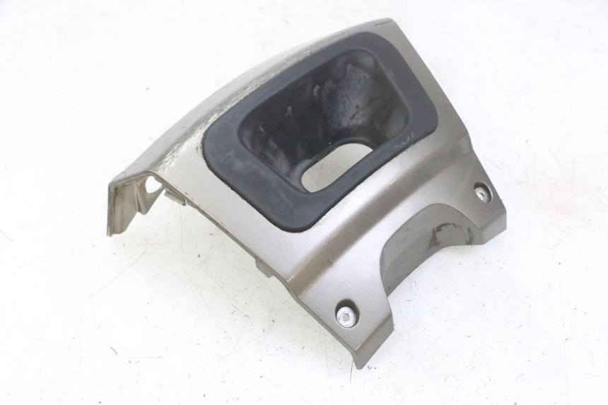 photo de REAR MIDDLE PANEL PEUGEOT SATELIS 125 (2013 - 2018) - Surface and material condition