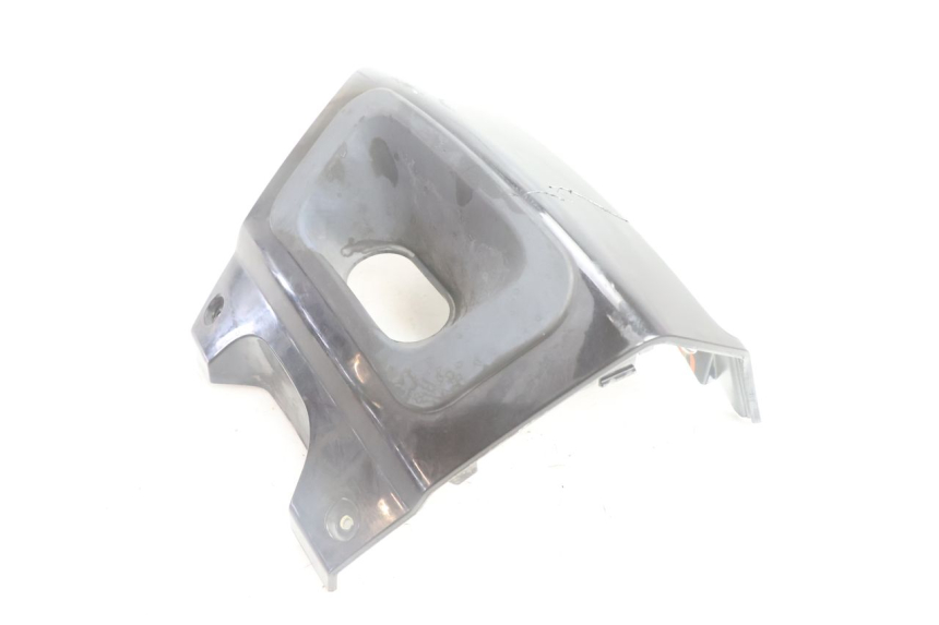 photo de REAR FAIRING JUNCTION PEUGEOT SATELIS 125 (2006 - 2009) - Zoom on usage condition
