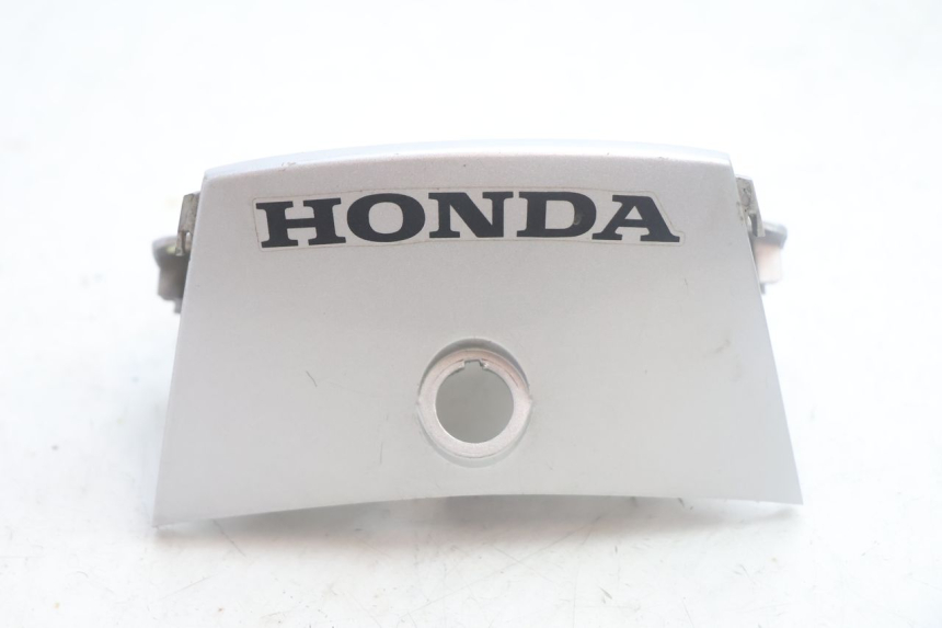 photo de REAR FAIRING JUNCTION HONDA SCV LEAD 100 (2003 - 2007) - Component detail