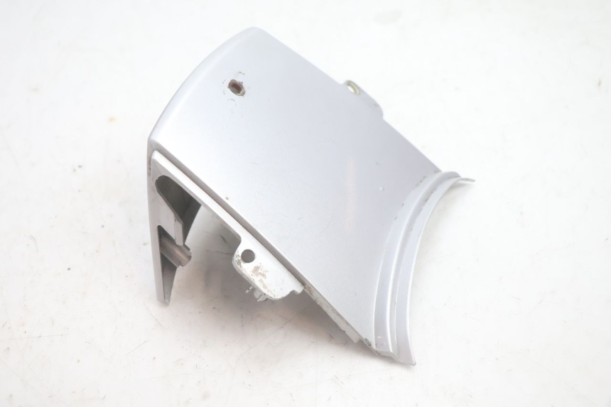 photo de REAR FAIRING JUNCTION HONDA SCV LEAD 100 (2003 - 2007) - Zoom on usage condition