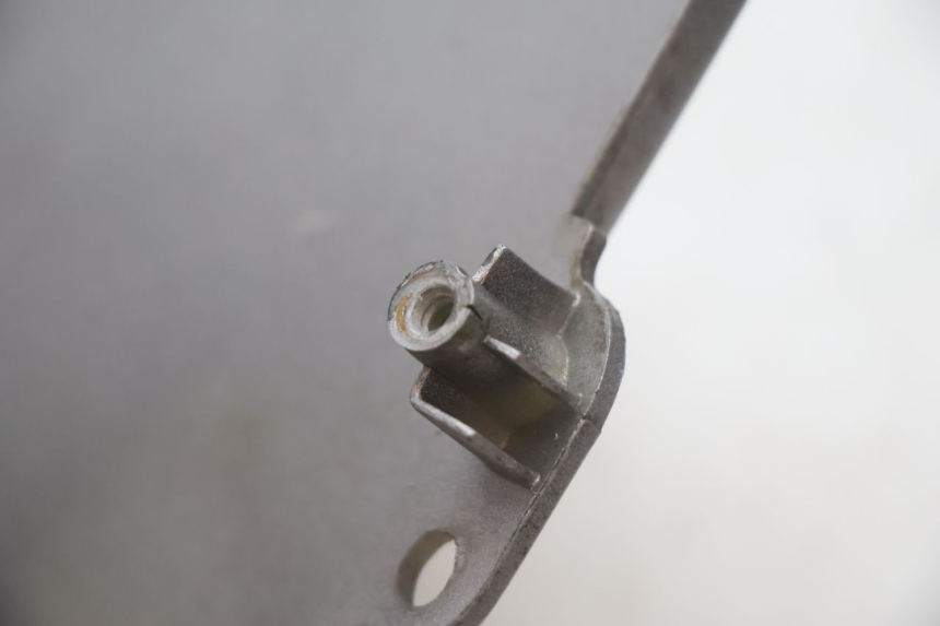 photo de REAR FAIRING JUNCTION HONDA SCV LEAD 100 (2003 - 2007) - Fixing points details