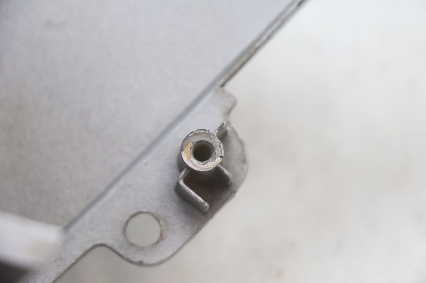 photo de REAR FAIRING JUNCTION HONDA SCV LEAD 100 (2003 - 2007) - Surface and material condition