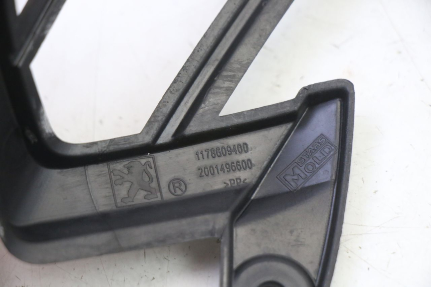 photo de REAR MIDDLE PANEL PEUGEOT STREETZONE I NAKED 2T 50 (2018 - 2020) - Technical close-up