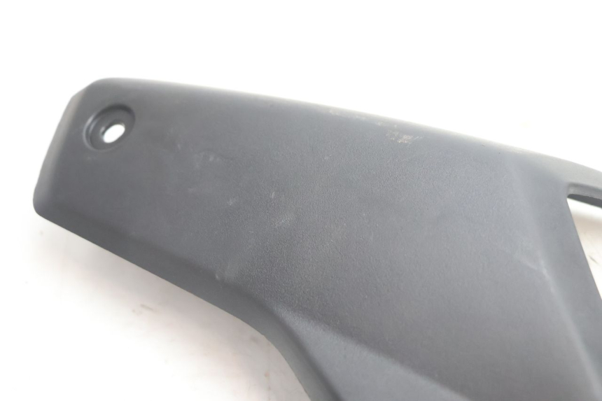 photo de REAR MIDDLE PANEL PEUGEOT STREETZONE NAKED 2T 50 (2014 - 2018) - Zoom on usage condition