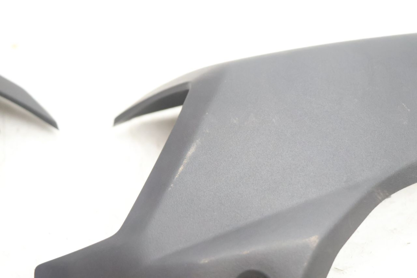 photo de REAR MIDDLE PANEL PEUGEOT STREETZONE NAKED 2T 50 (2014 - 2018) - Fixing points details