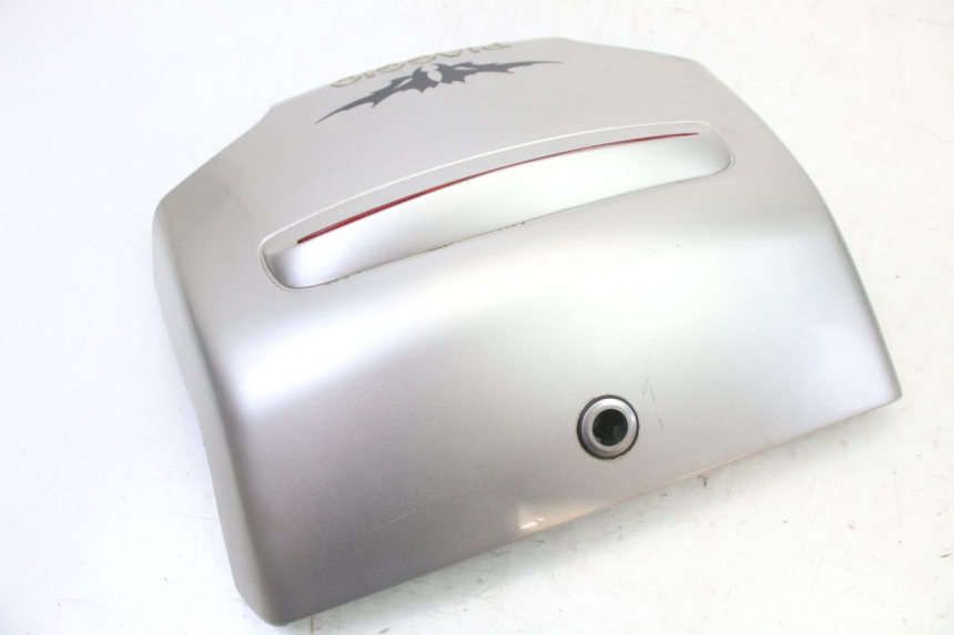 photo de REAR MIDDLE PANEL PIAGGIO SUPER LX 125 (2000 - 2003) - Technical close-up