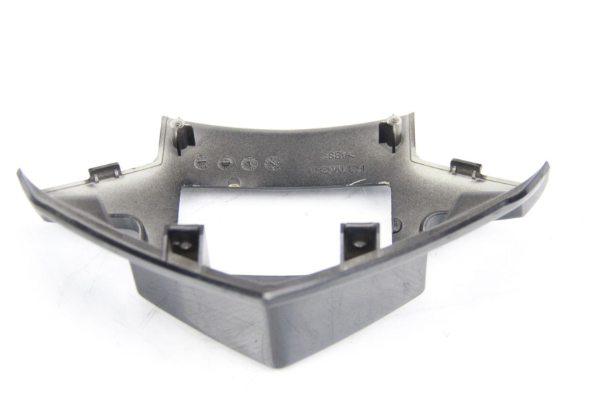 photo de REAR UPPER MIDDLE PANEL KYMCO DINK 4T 50 (2007 - 2018) - Zoom on usage condition