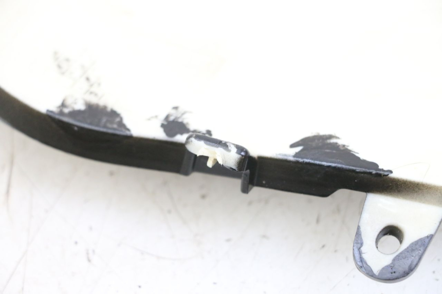 photo de REAR UPPER MIDDLE PANEL EBROH BRAVO GLE 1 (2020 - 2024) - Zoom on usage condition