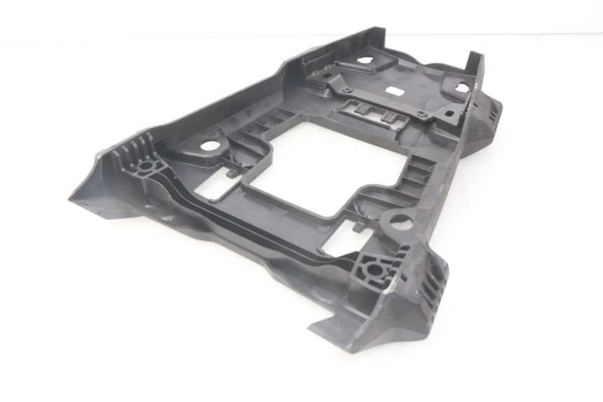 photo de REAR UPPER MIDDLE PANEL BMW F GS K81 850 (2018 - 2023) - Technical close-up