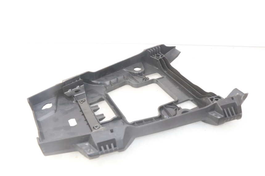 photo de REAR UPPER MIDDLE PANEL BMW F GS K81 850 (2018 - 2023) - Fixing points details