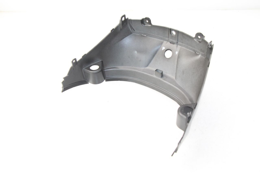 photo de REAR UPPER MIDDLE PANEL SYM FIDDLE 3 III 125 (2014 - 2020) - Zoom on usage condition