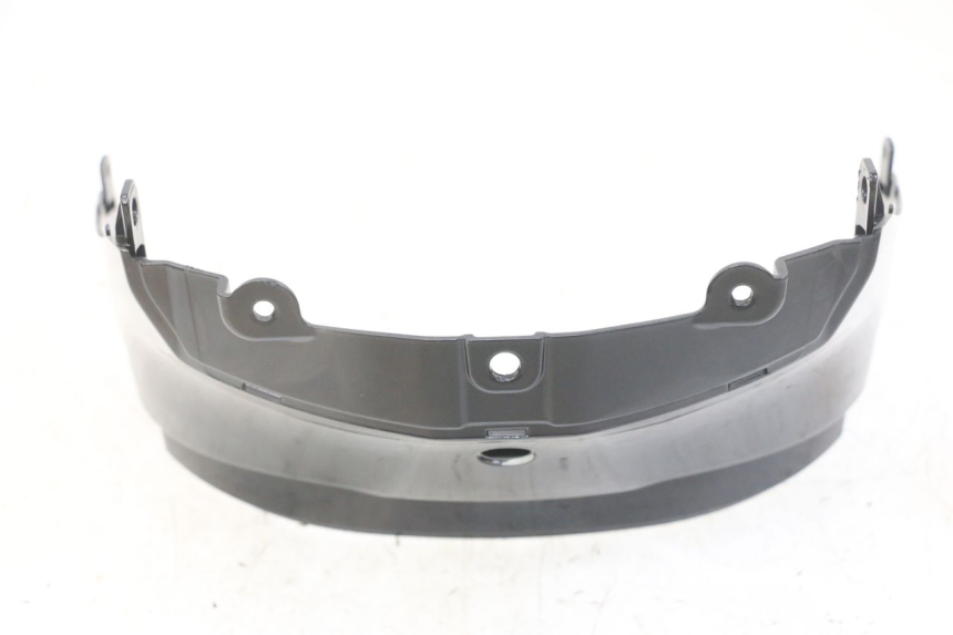 photo de REAR UPPER MIDDLE PANEL SYM FIDDLE 3 III 50 (2014 - 2020) - Zoom on usage condition