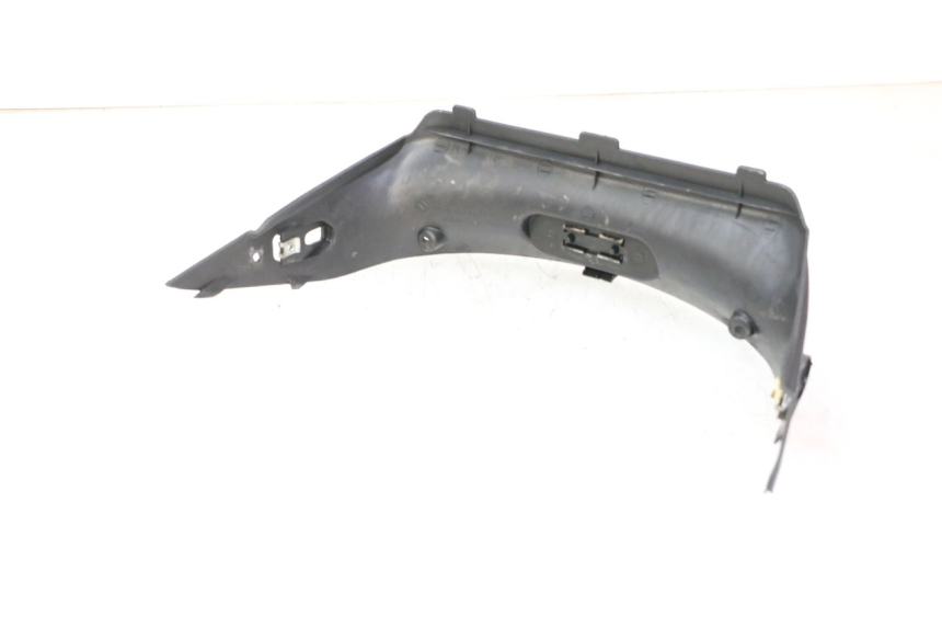 photo de REAR UPPER MIDDLE PANEL DAELIM HISTORY 125 (2001 - 2002) - Zoom on usage condition