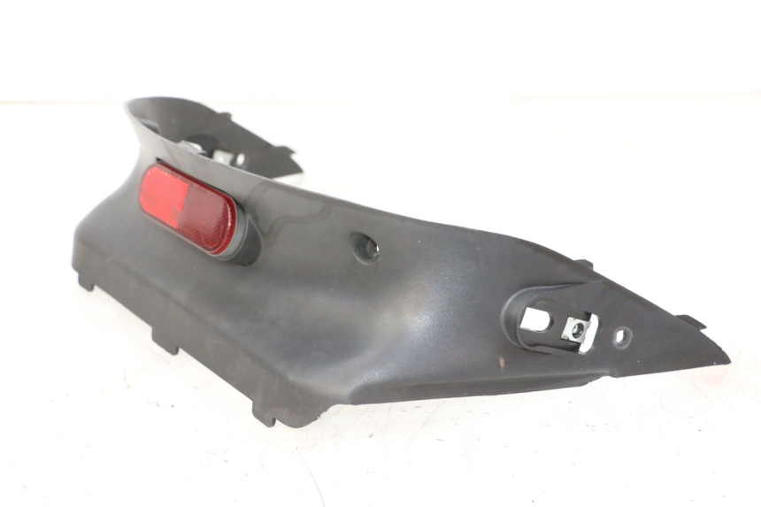 photo de REAR UPPER MIDDLE PANEL DAELIM HISTORY 125 (2001 - 2002) - Alternative perspective