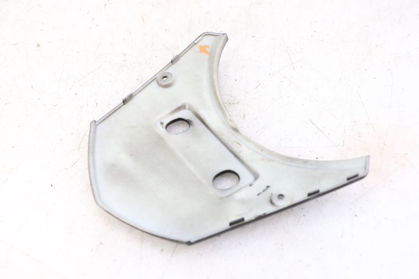 photo de REAR UPPER MIDDLE PANEL LONGJIA SHARPY 125 (2020 - 2024) - Technical close-up