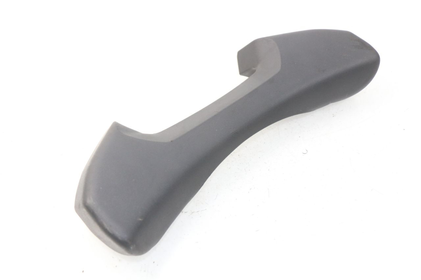 photo de REAR UPPER MIDDLE PANEL PEUGEOT METROPOLIS 400 (2017 - 2020) - Zoom on usage condition