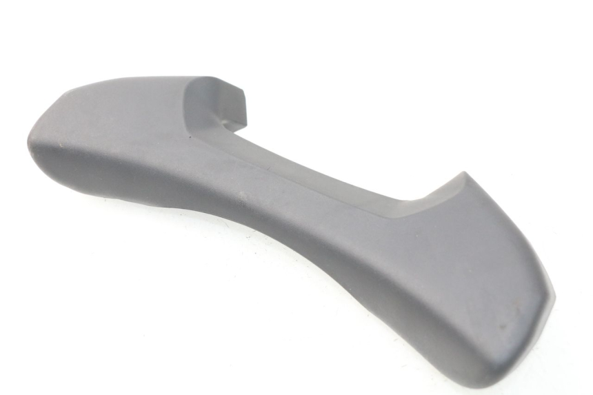 photo de REAR UPPER MIDDLE PANEL PEUGEOT METROPOLIS 400 (2017 - 2020) - Alternative perspective