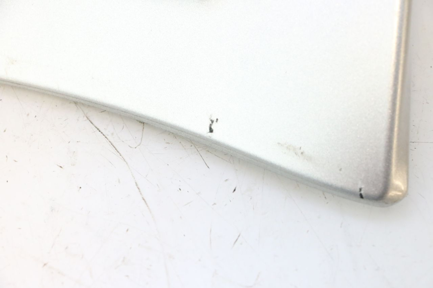 photo de REAR UPPER MIDDLE PANEL PIAGGIO MP3 LT 400 (2007 - 2012) - Technical close-up