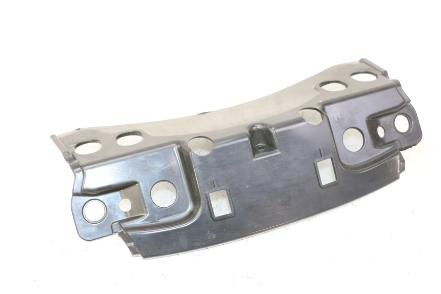 photo de UPPER REAR FAIRING JUNCTION PIAGGIO MP3 RL 250 (2006 - 2010) - Zoom on usage condition