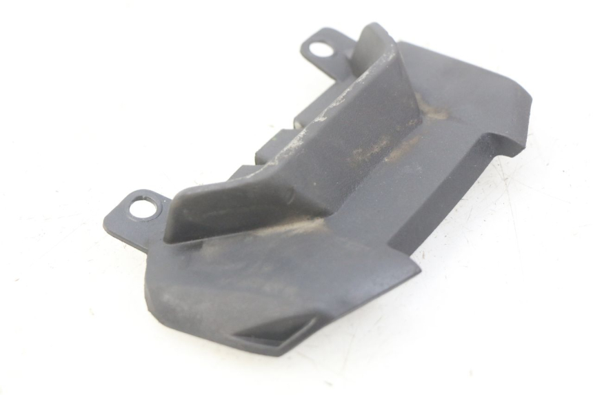 photo de UPPER REAR FAIRING JUNCTION YAMAHA MT-07 MT07 700 (2018 - 2020) - Zoom on usage condition