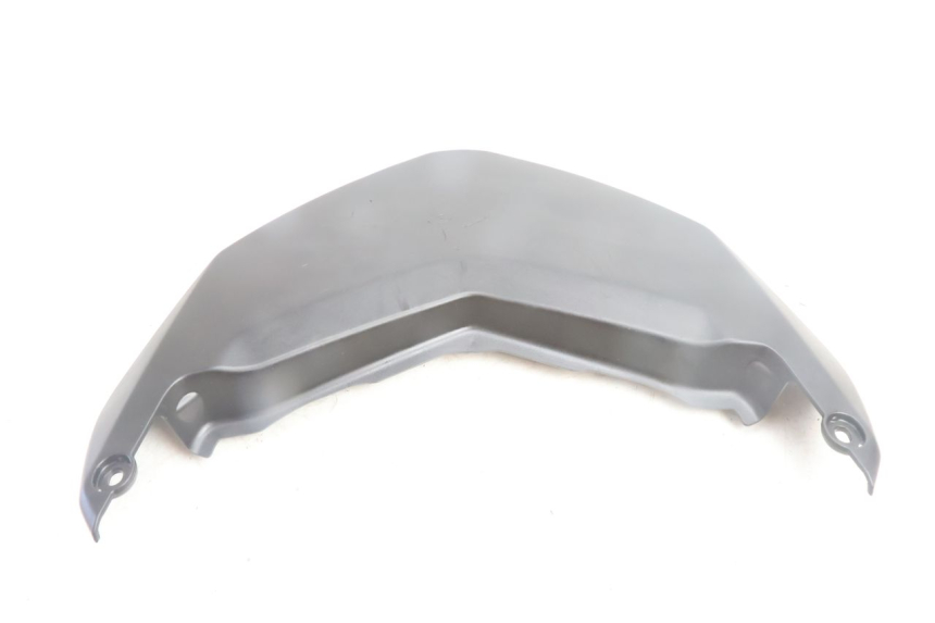 photo de REAR UPPER MIDDLE PANEL YAMAHA N-MAX NMAX 125 (2021 - 2024) - Zoom on usage condition