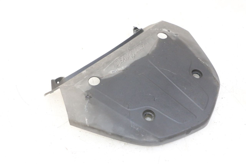 photo de REAR UPPER MIDDLE PANEL HONDA NTV DEAUVILLE ABS 700 (2007 - 2016) - Technical close-up
