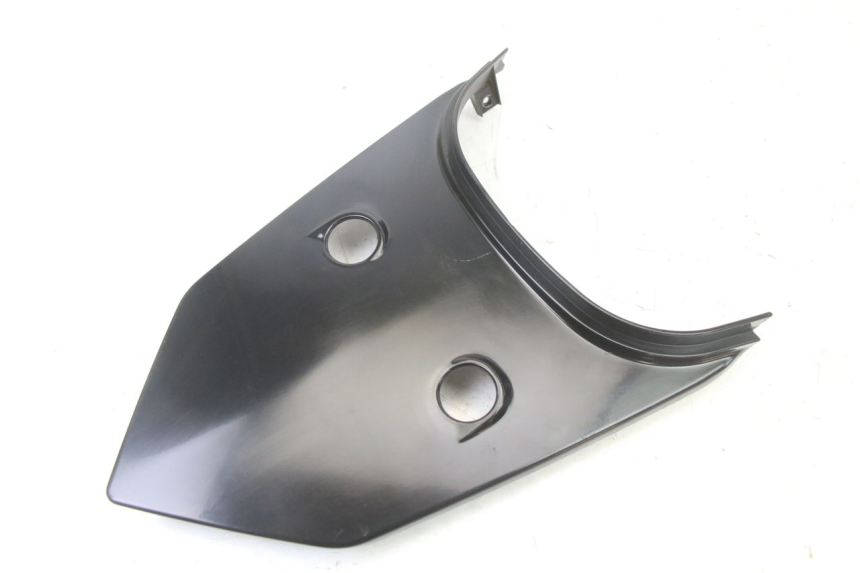 photo de REAR UPPER MIDDLE PANEL SYM ORBIT III 3 4T 50 (2021 - 2025) - Zoom on usage condition