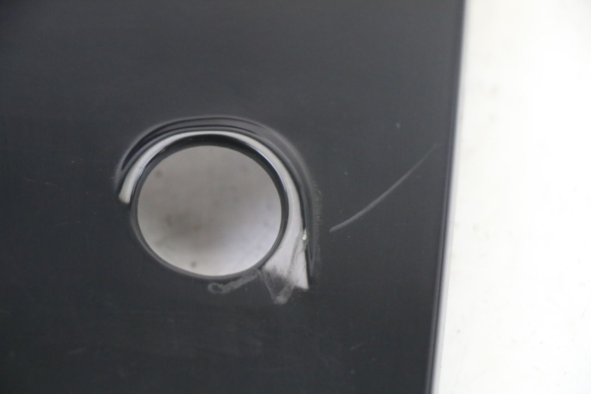 photo de REAR UPPER MIDDLE PANEL SYM ORBIT III 3 4T 50 (2021 - 2025) - Alternative perspective