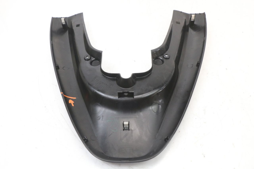 photo de REAR UPPER MIDDLE PANEL HONDA PCX (JF28) 125 (2009 - 2011) - Alternative perspective
