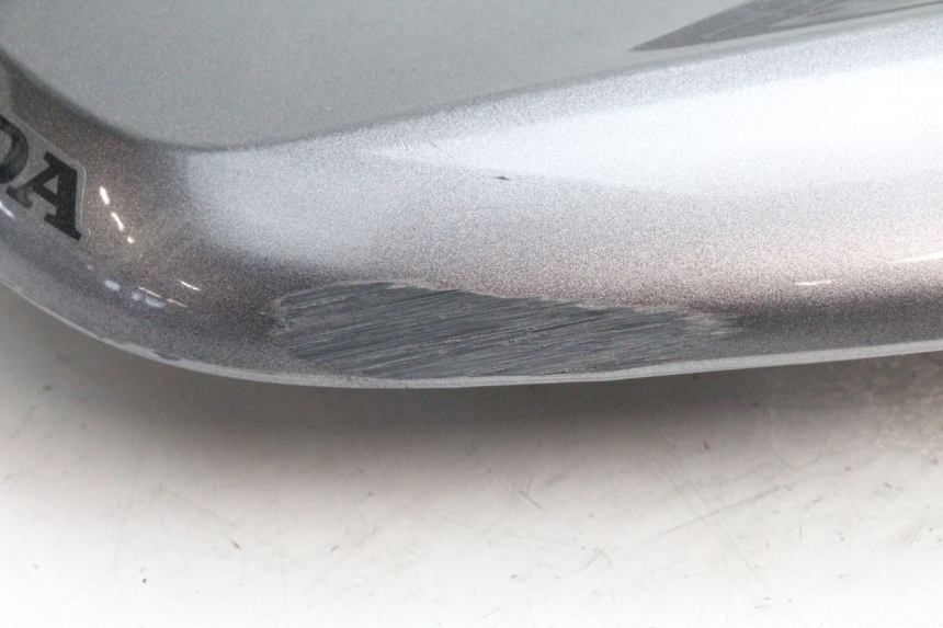 photo de REAR UPPER MIDDLE PANEL HONDA PCX (JF28) 125 (2009 - 2011) - Alternative perspective