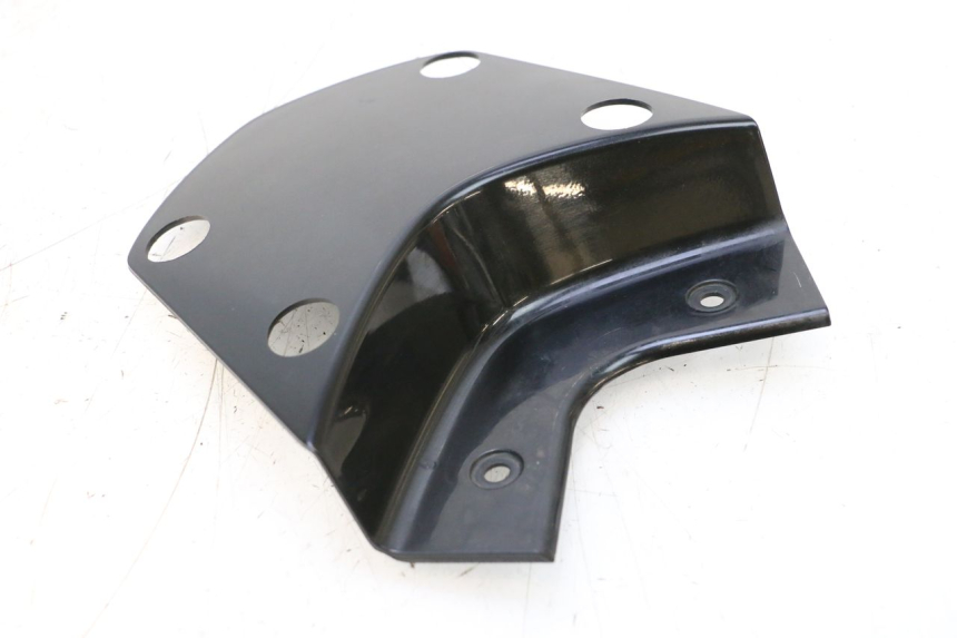 photo de REAR UPPER MIDDLE PANEL HONDA PCX (JF57/JF64) 125 (2014 - 2018) - Technical close-up