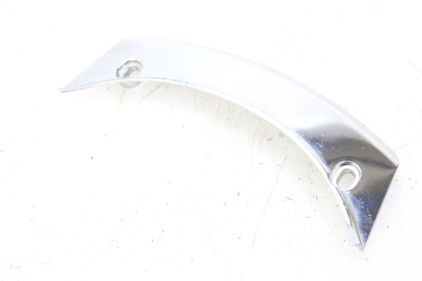 photo de REAR UPPER MIDDLE PANEL PEUGEOT SATELIS 125 (2013 - 2018) - Fixing points details