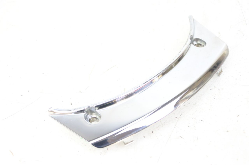 photo de REAR UPPER MIDDLE PANEL PEUGEOT SATELIS 125 (2013 - 2018) - Surface and material condition