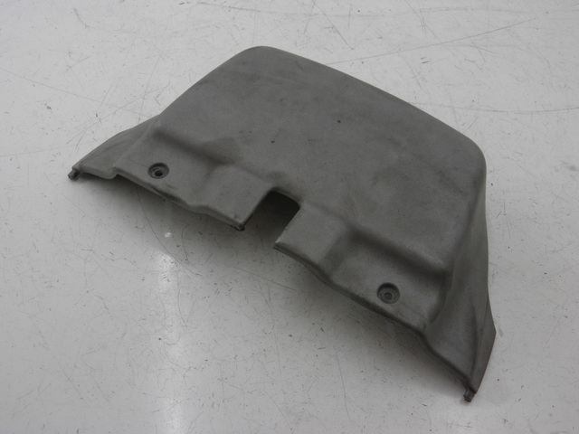 photo de REAR UPPER MIDDLE PANEL PIAGGIO BEVERLY 125 (1998 - 2005) - Main view